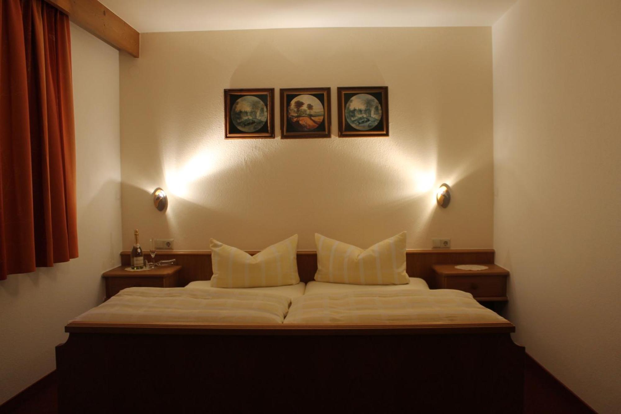 Appartements Zerzer Ried im Oberinntal Room photo