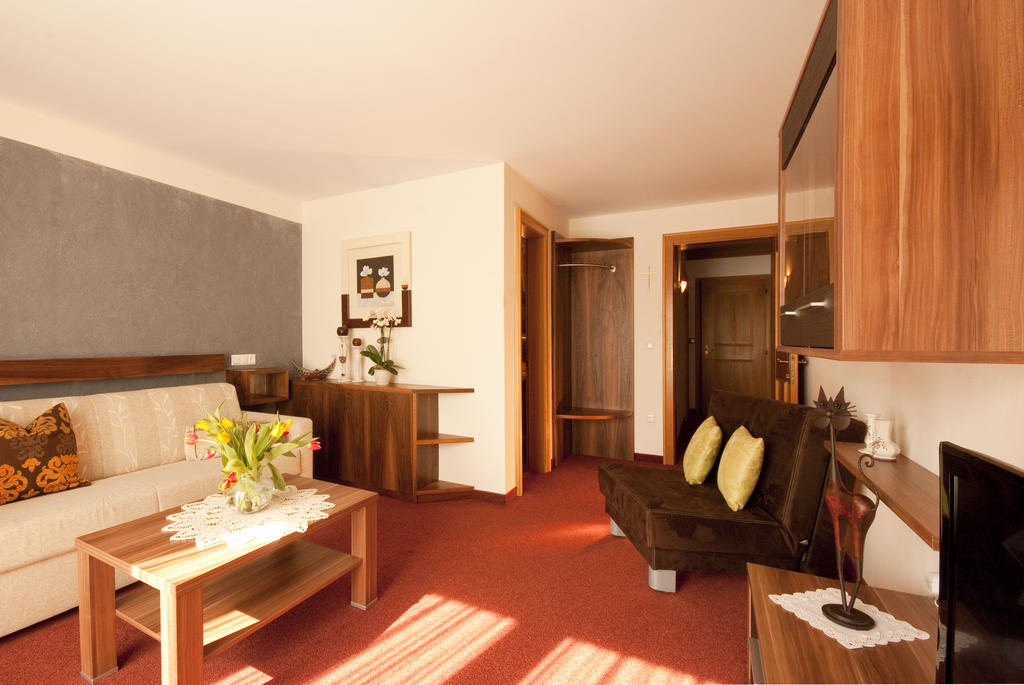 Appartements Zerzer Ried im Oberinntal Room photo